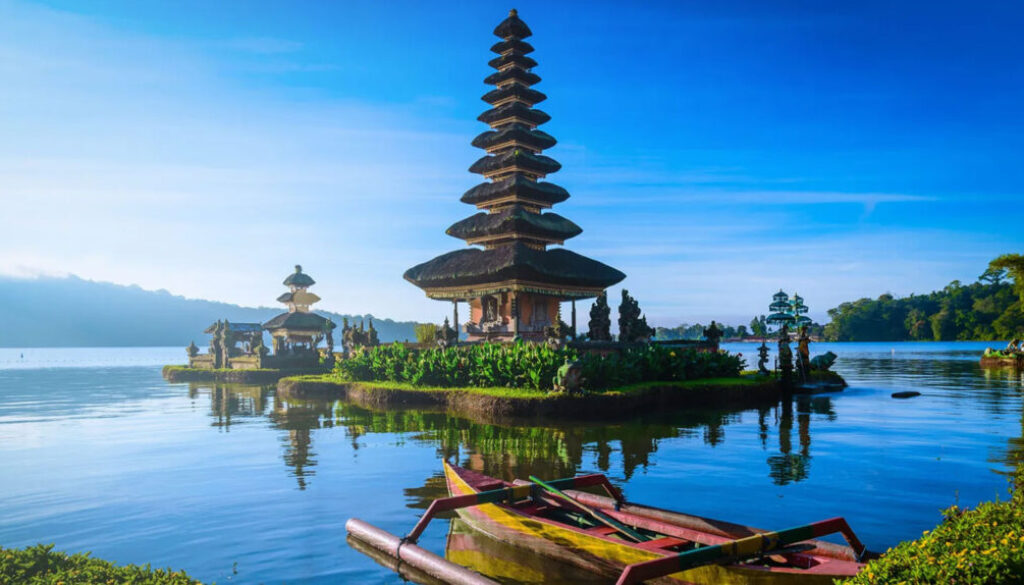 10-Destinasi-Wisata-Indonesia-yang-Wajib-Dikunjungi
